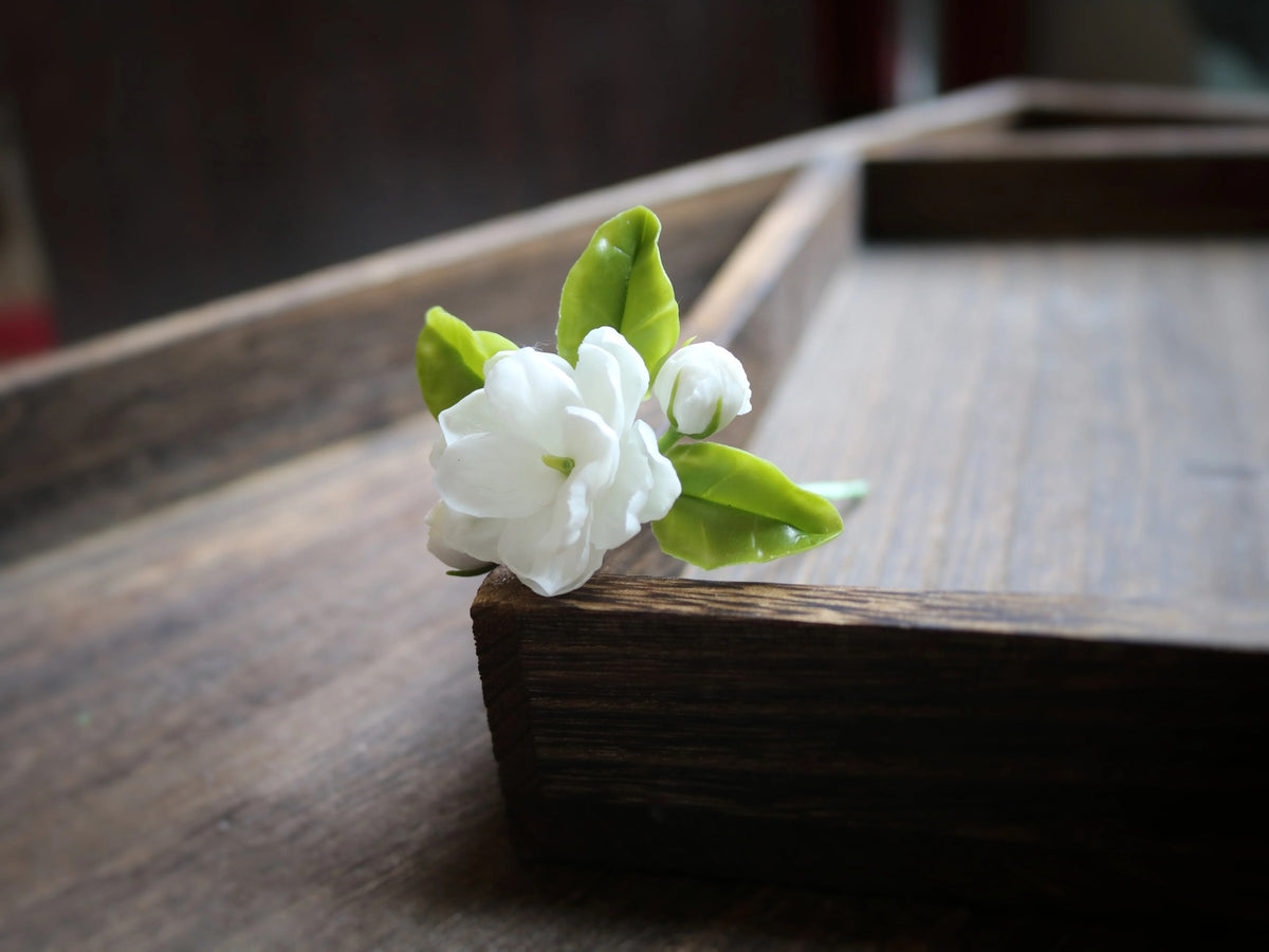 Snow Jasmine Cold Porcelain Flower Accessory